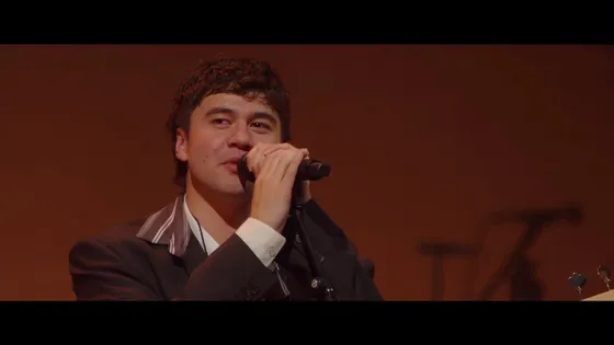 Photo from 5 Seconds of Summer — The Feeling of Falling Upwards